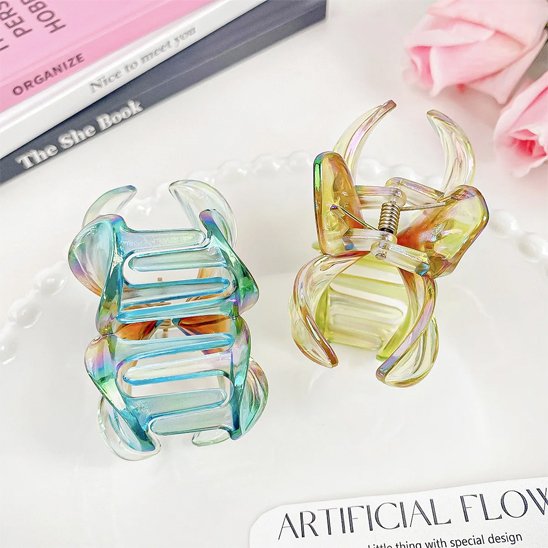 Pince cheveux fleur pâle