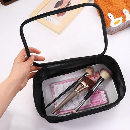 Trousse de maquillage ouverte
