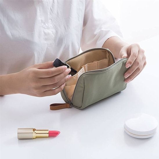 Trousse maquillage ouverte